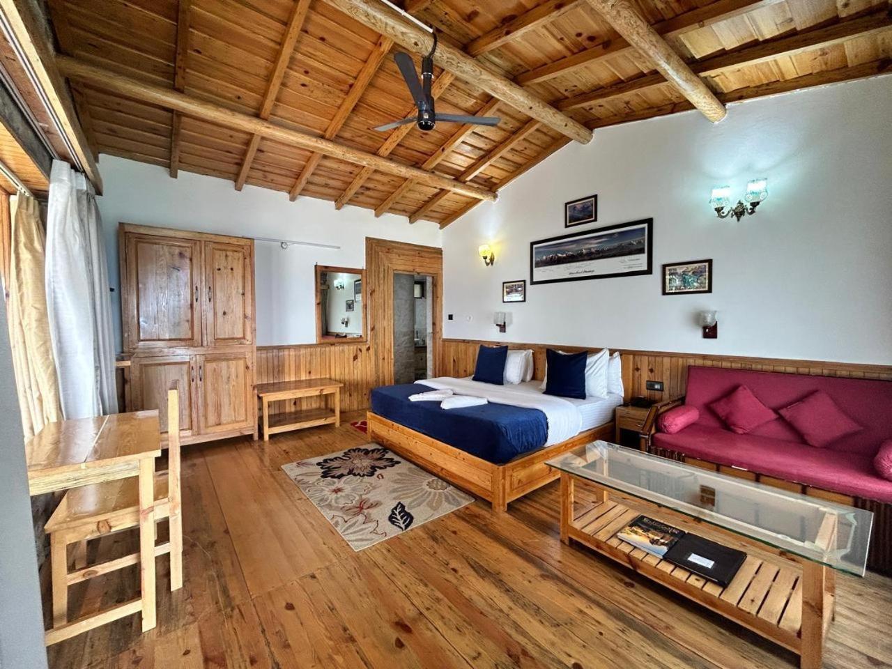 Kasar Himalaya Holiday Resort, Binsar Rd Almora Exterior foto