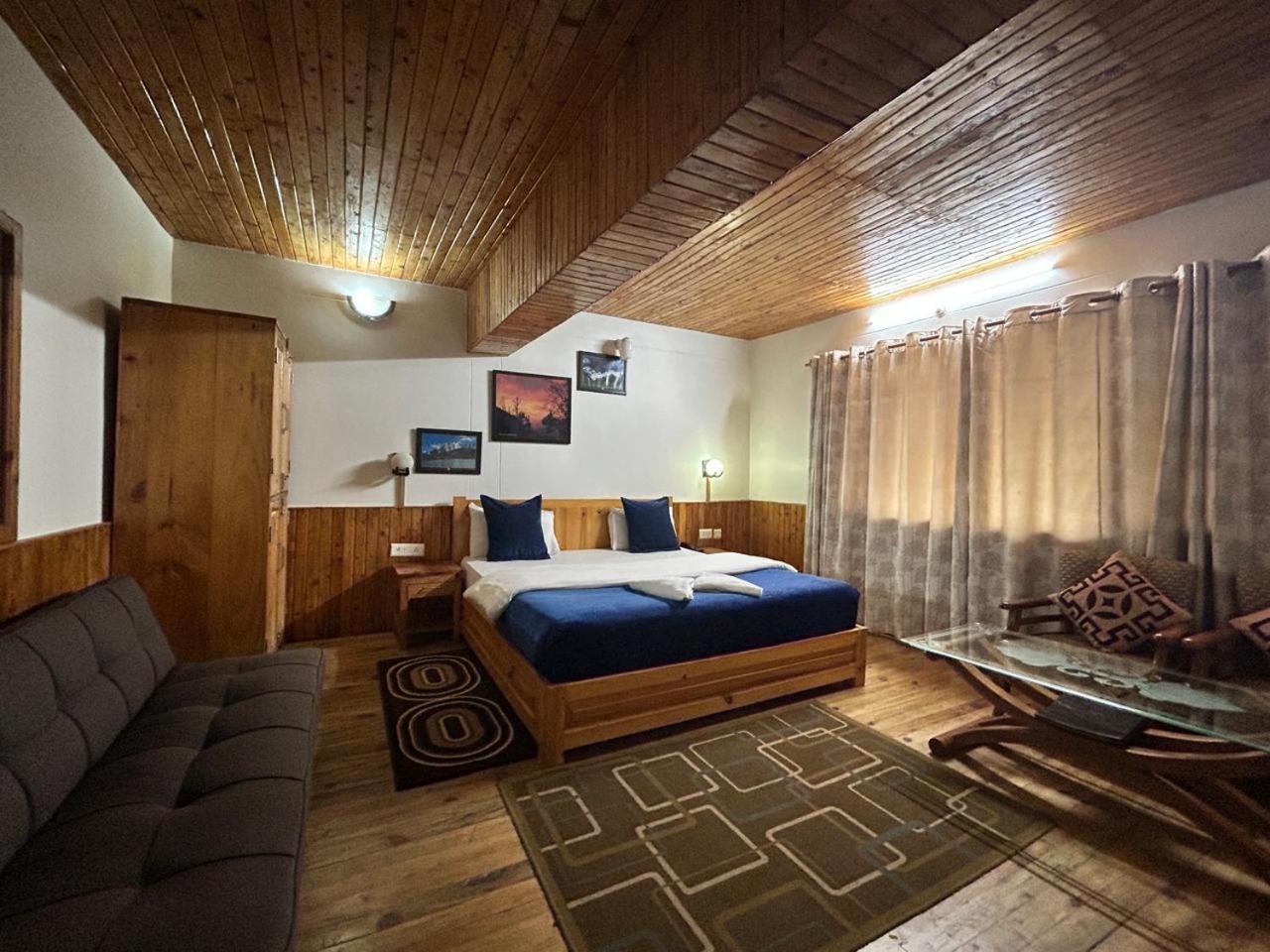 Kasar Himalaya Holiday Resort, Binsar Rd Almora Exterior foto